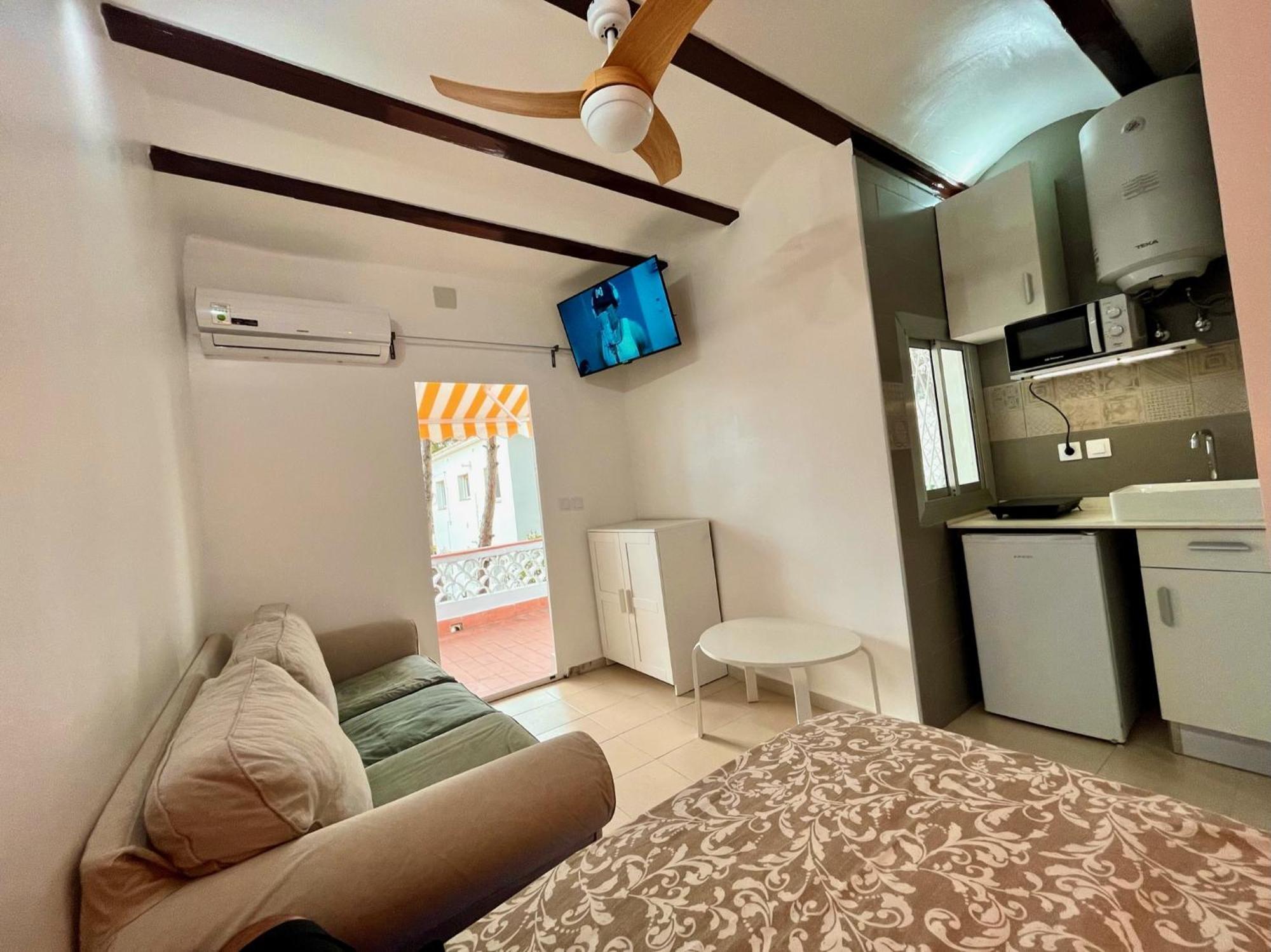 Nuevos Apartamentos Frente Al Mar Y A La Playa كاستيلديفيلس المظهر الخارجي الصورة