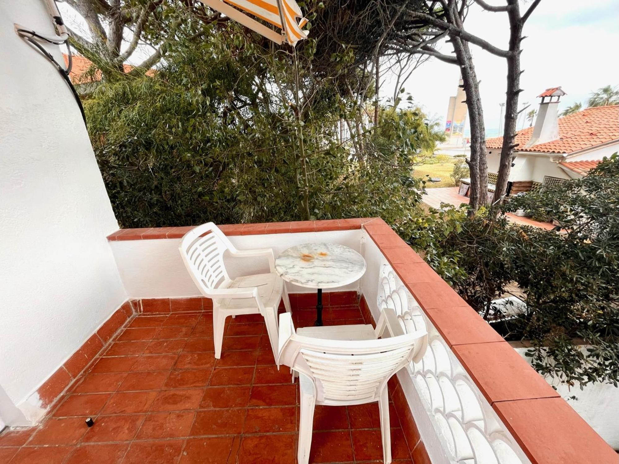 Nuevos Apartamentos Frente Al Mar Y A La Playa كاستيلديفيلس المظهر الخارجي الصورة
